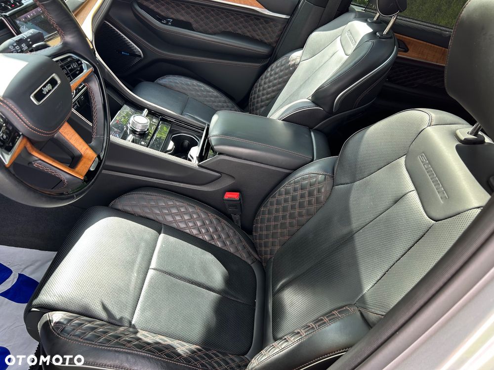 Jeep Grand Cherokee - 13