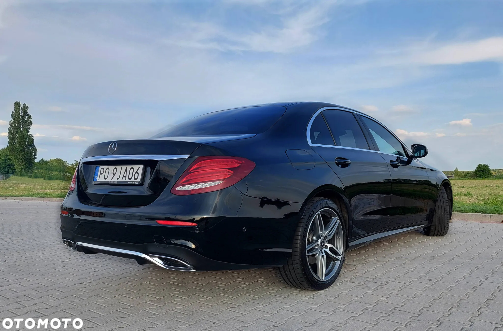 Mercedes-Benz Klasa E 220 d 4-Matic 9G-TRONIC - 16