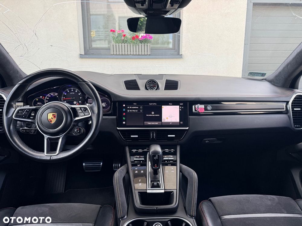 Porsche Cayenne GTS - 26