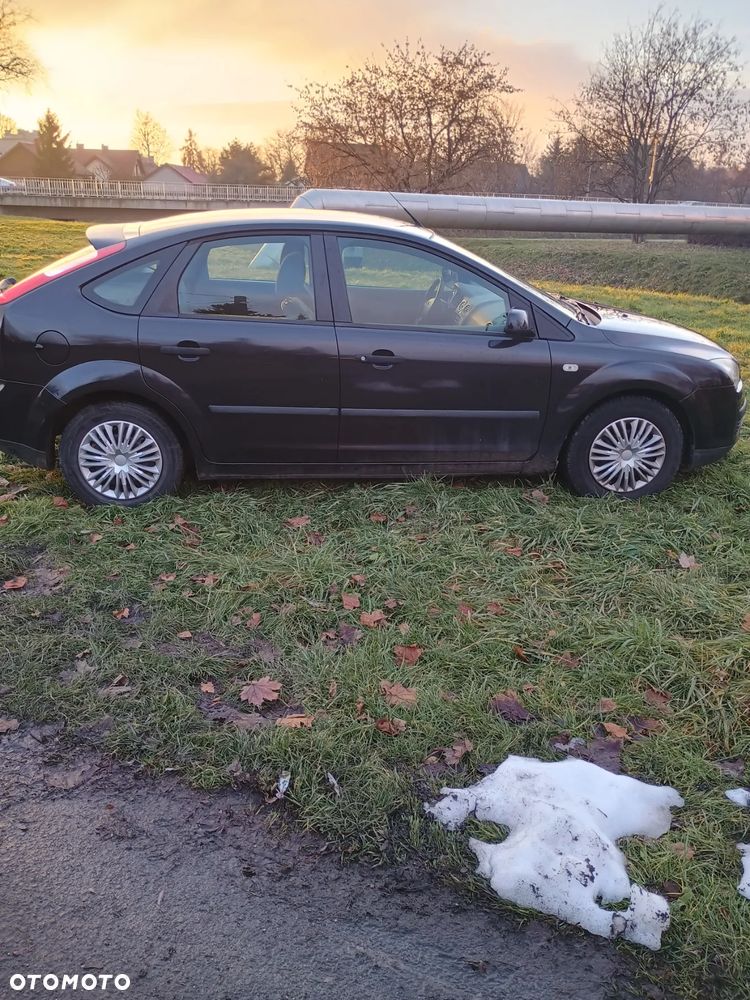 Ford Focus 1.4 Ambiente - 9