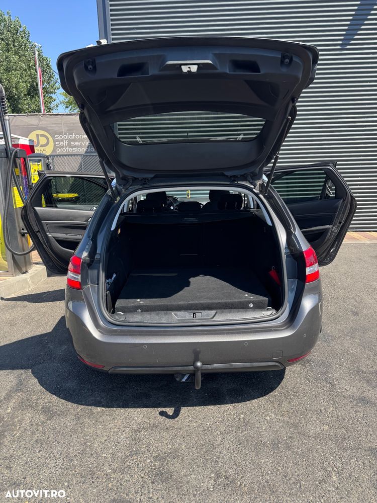 Peugeot 308 1.2 L PureTech Turbo Allure - 3