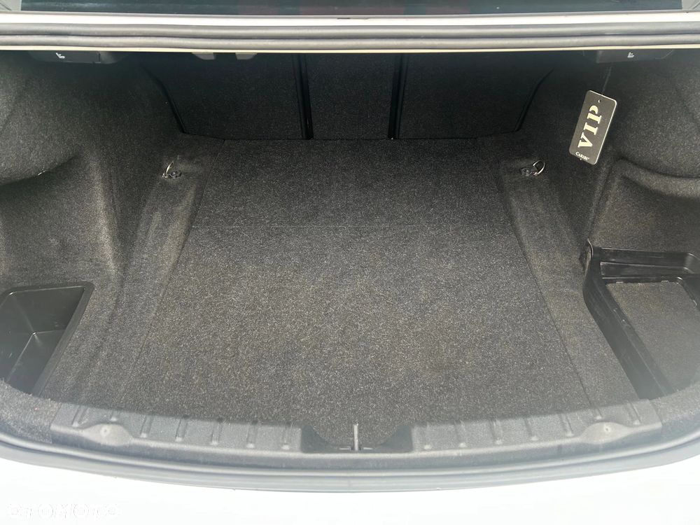 BMW Seria 3 318i Sport Line - 22