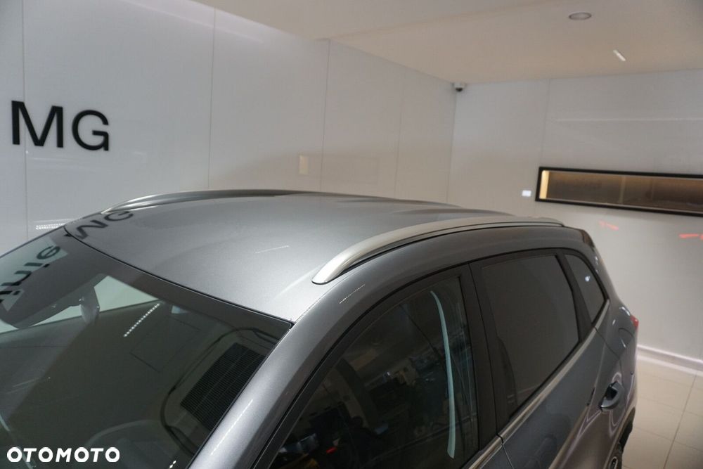 MG ZS Hybrid+ - 16