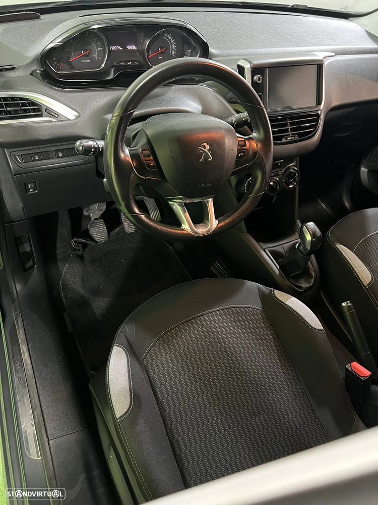 Peugeot 208 1.2 VTi SE Style - 6