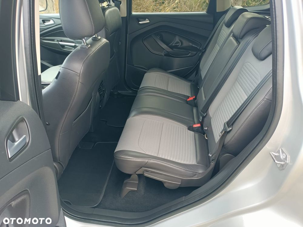 Ford Kuga 2.0 TDCi 2x4 Titanium - 17