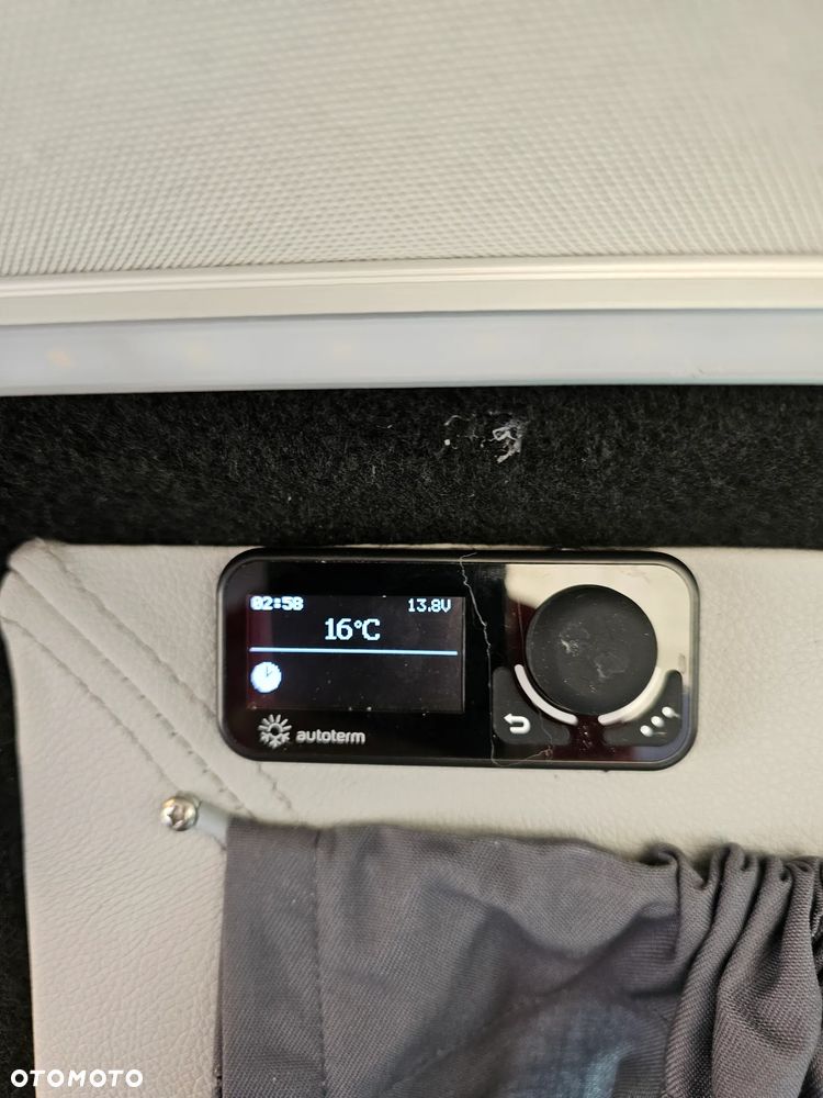 Volkswagen Caravelle - 13