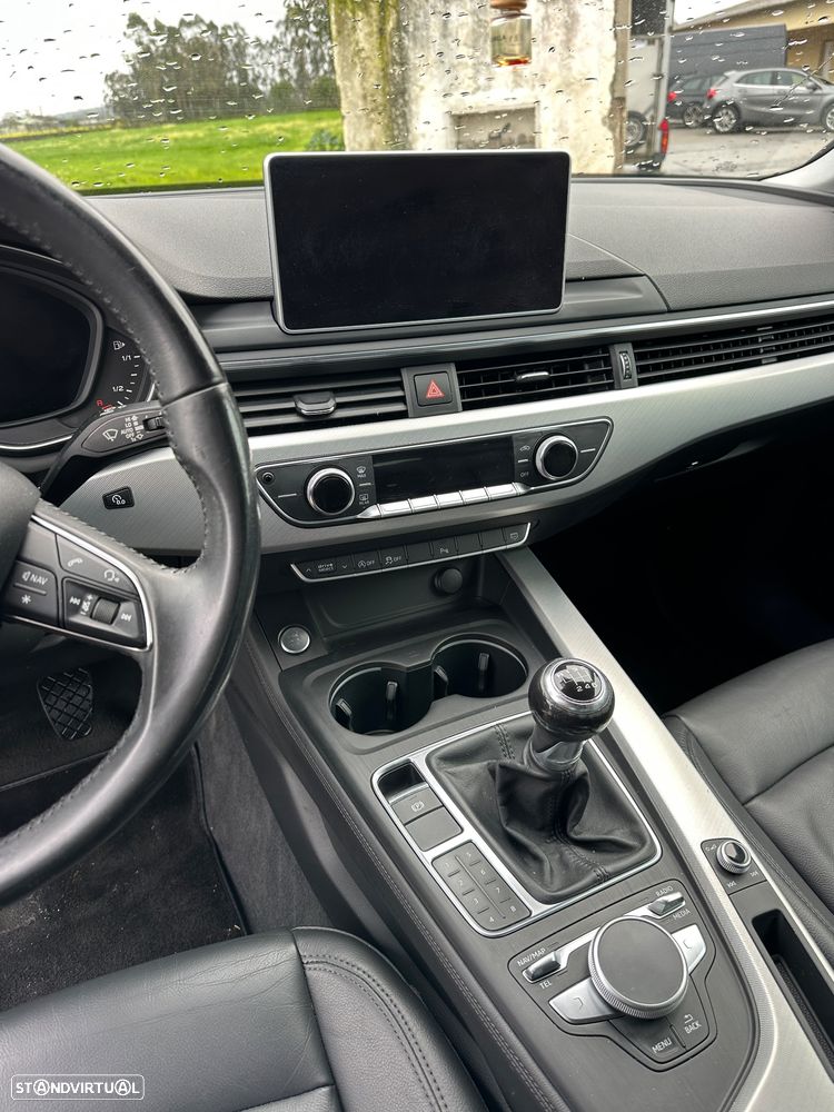 Audi A4 Avant 2.0 TDI ultra design - 2