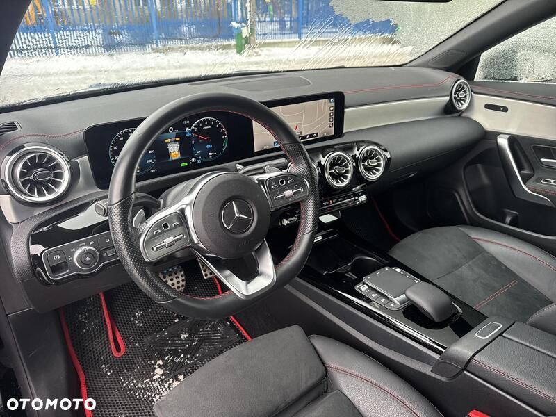 Mercedes-Benz CLA 250 E AMG Line 8G-DCT - 12
