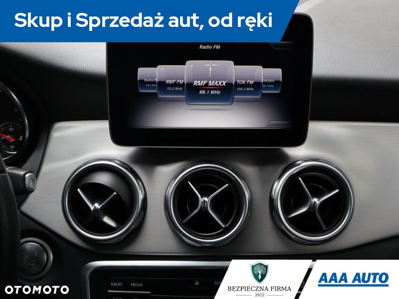 Mercedes-Benz GLA - 14