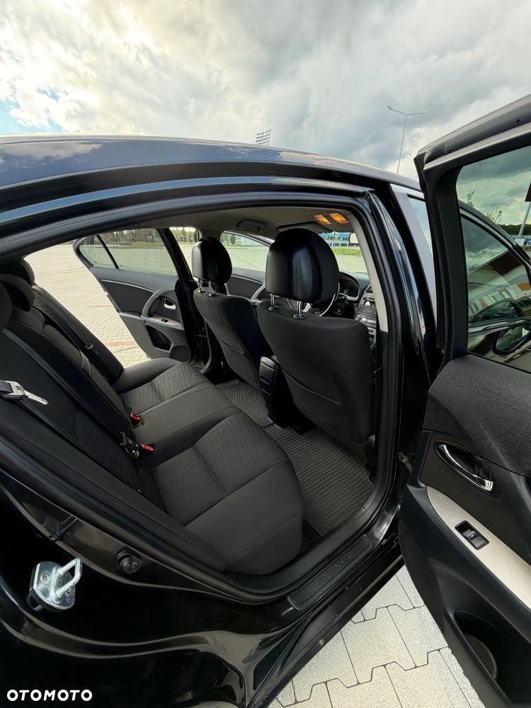 Toyota Avensis 2.0 D-4D Sol - 17