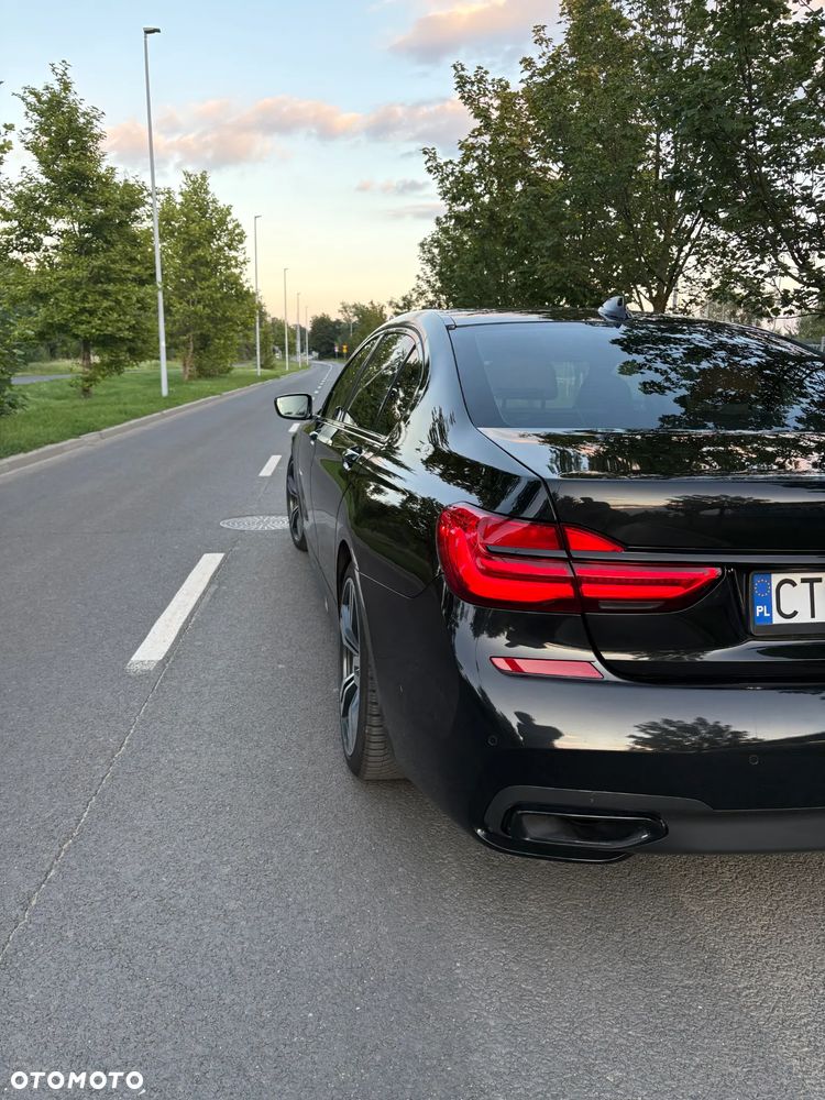 BMW Seria 7 740Li - 4