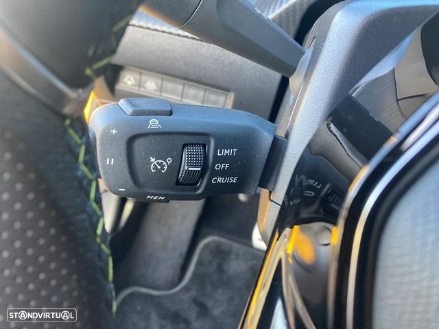 Peugeot e-208 GT+ - 22