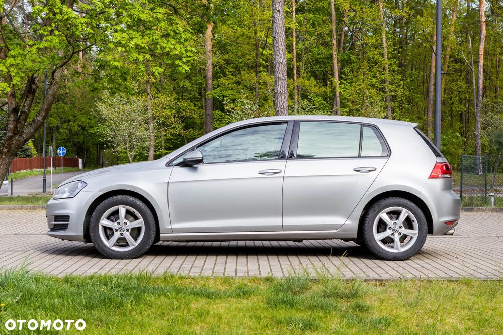 Volkswagen Golf 1.6 TDI BlueMotion Comfortline - 4