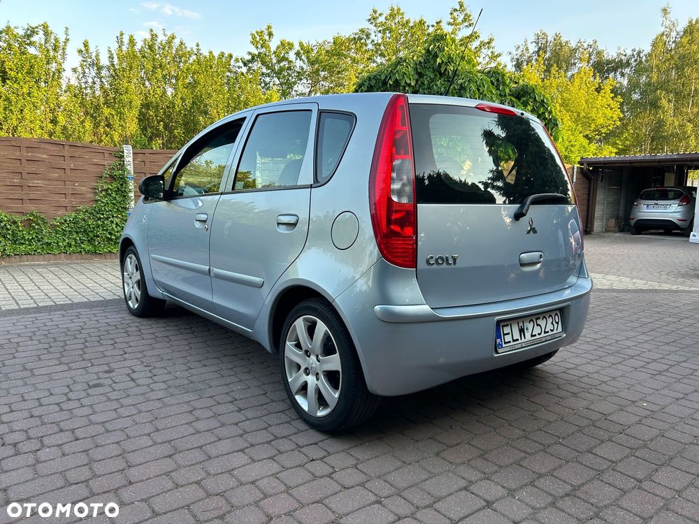 Mitsubishi Colt - 11
