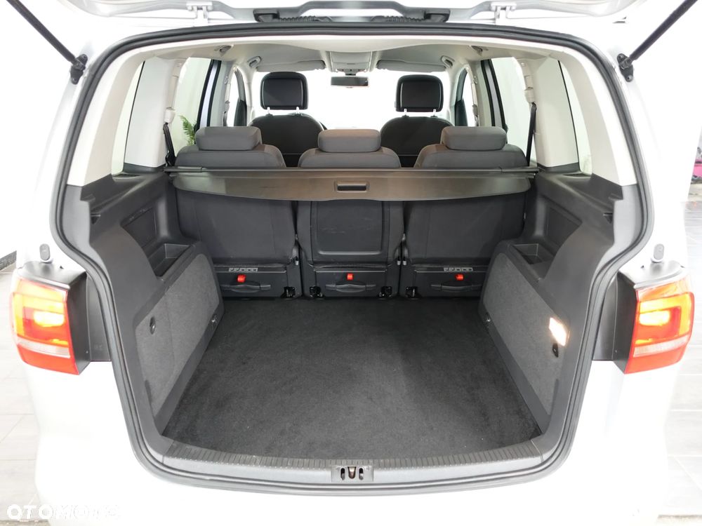 Volkswagen Touran 1.6 TDI DPF BlueMotion Technology DSG Comfortline - 24