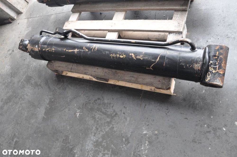 SIŁOWNIK HYDRAULICZNY MANITOU MT 1440 1840 DŁ. 147 CM - 1
