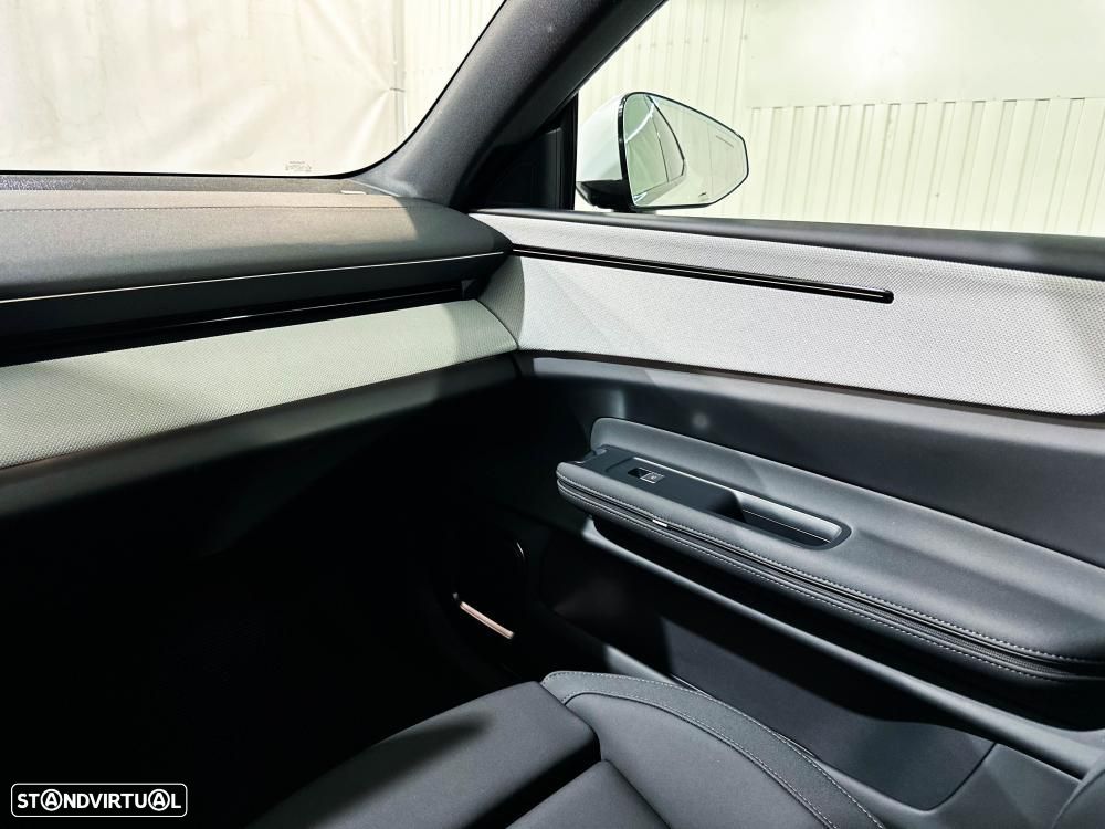 Polestar 4 Long Range 100 kWh Single Motor Plus - 25