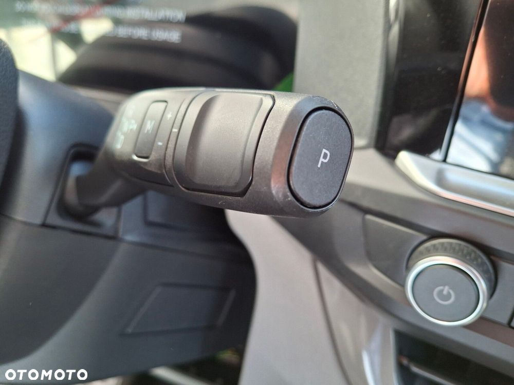 Volkswagen Caravelle - 8