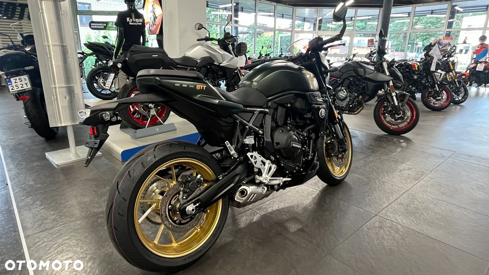 Suzuki GSX - 4