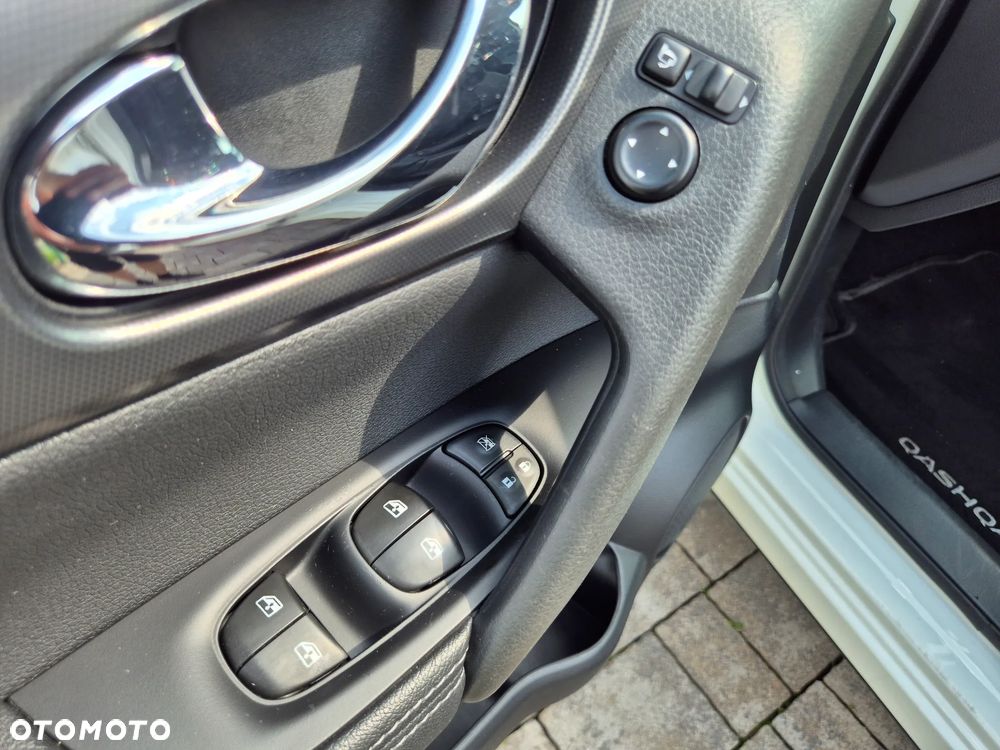 Nissan Qashqai 1.3 DIG-T N-Connecta - 15