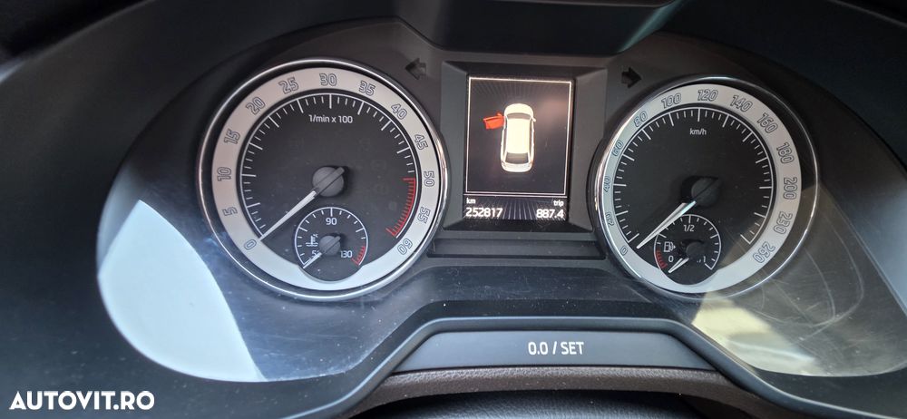 Skoda Octavia 2.0 TDI DSG L&K - 7
