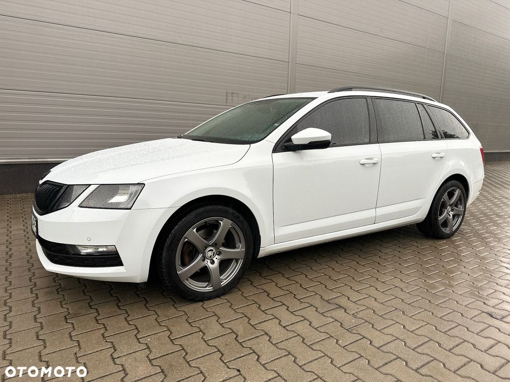 Skoda Octavia 2.0 TDI Ambition DSG - 1