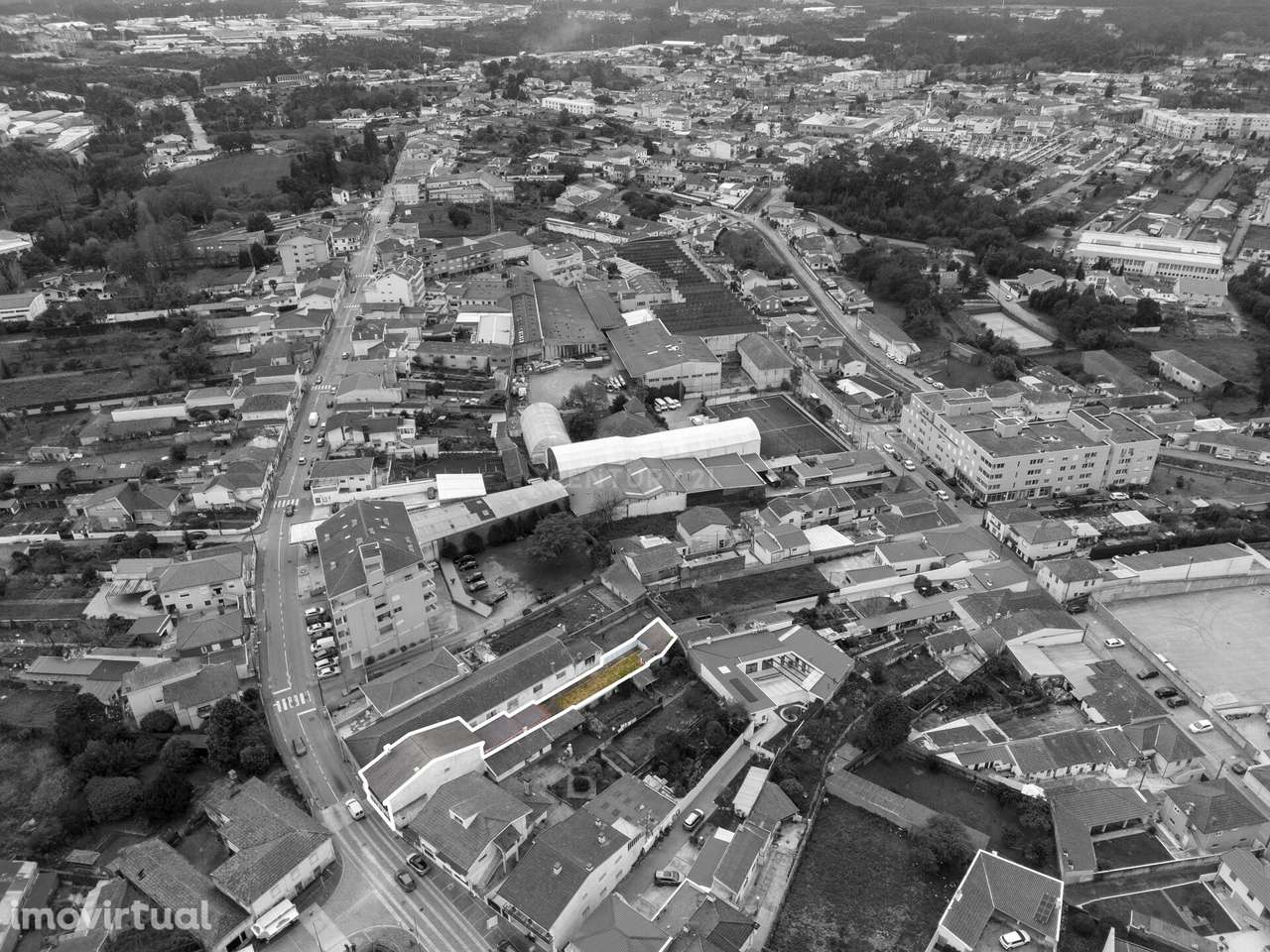 Moradia Inacabada para comércio e habitação ou duas habitações - Grande imagem: 5/45