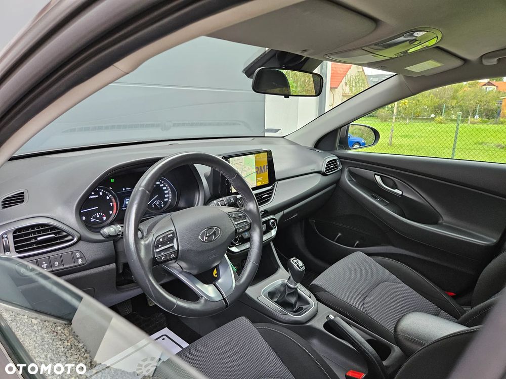 Hyundai i30 1.5 DPI Classic + - 11
