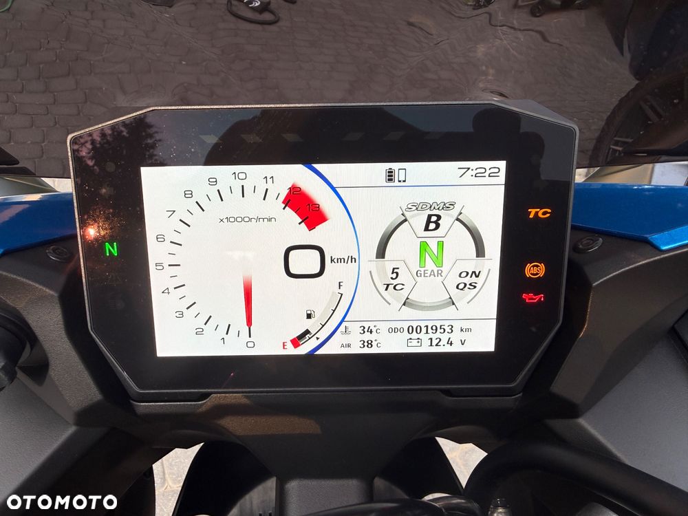 Suzuki GSX 1000 - 3
