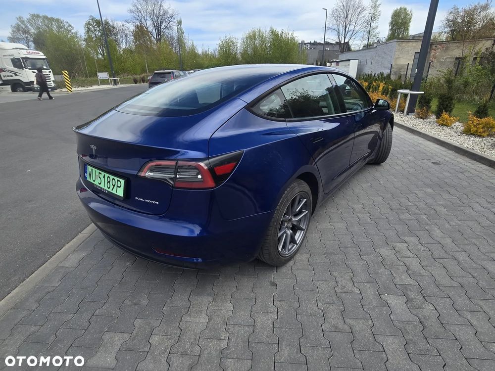 Tesla Model 3 - 4