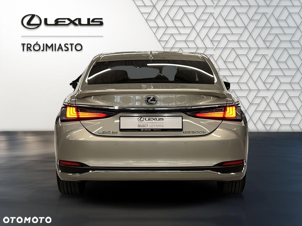 Lexus ES 300h Business Edition - 4