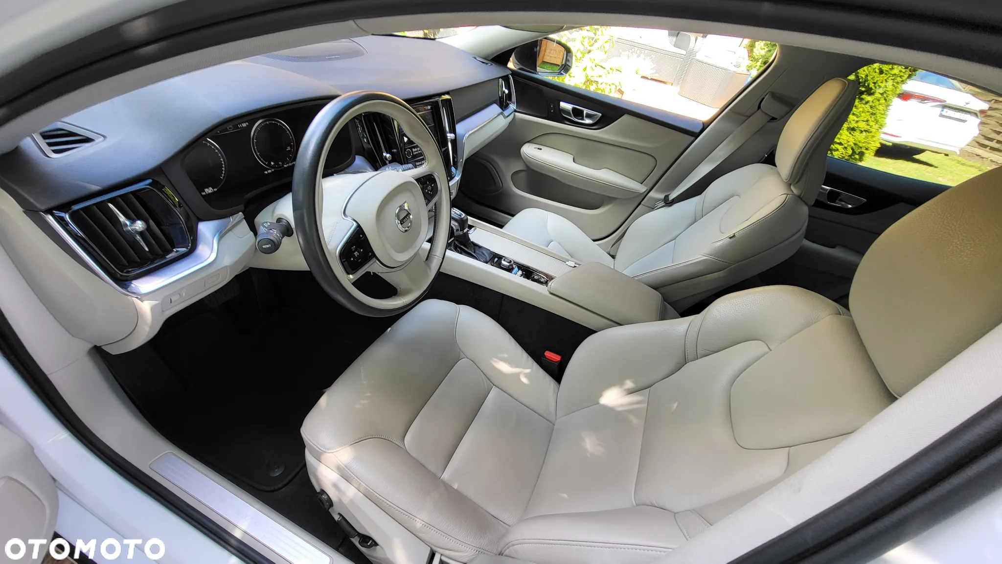 Volvo S60 T6 AWD Momentum Pro - 11