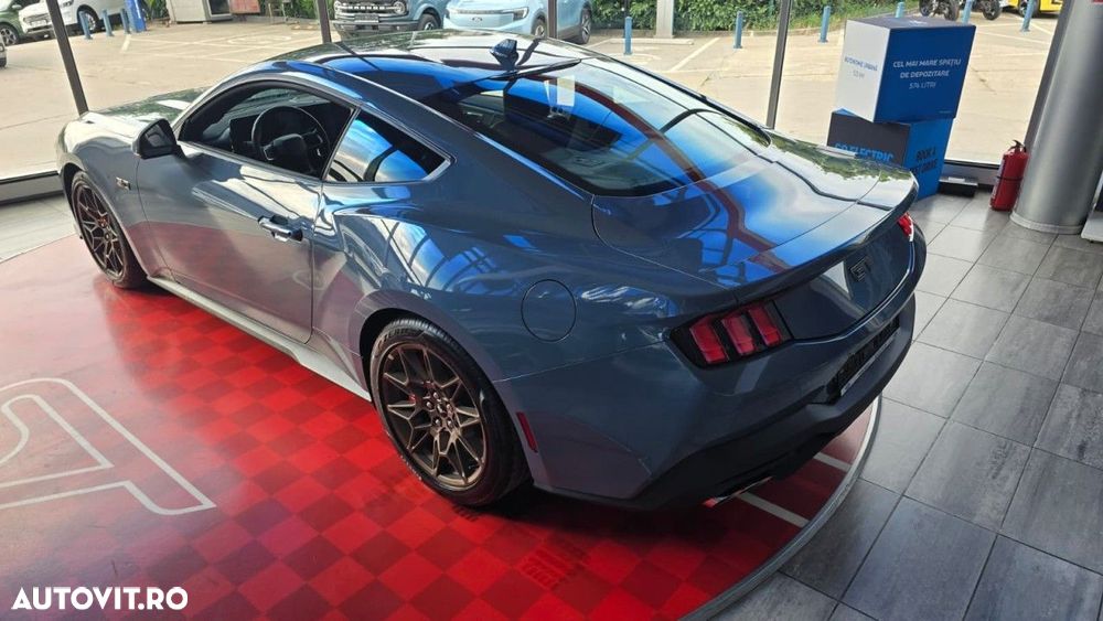 Ford Mustang - 9