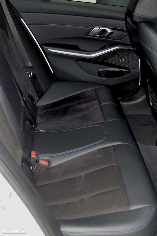 BMW 330 e iPerformance Pack M Shadow - 24