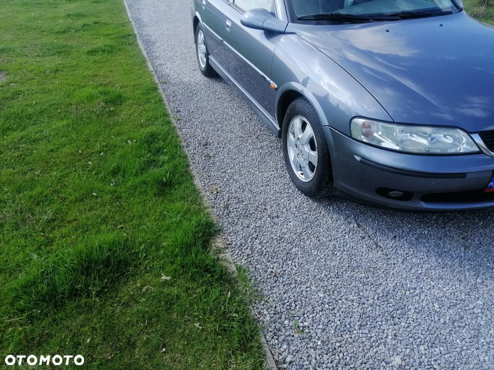 Opel Vectra 1.6 - 6