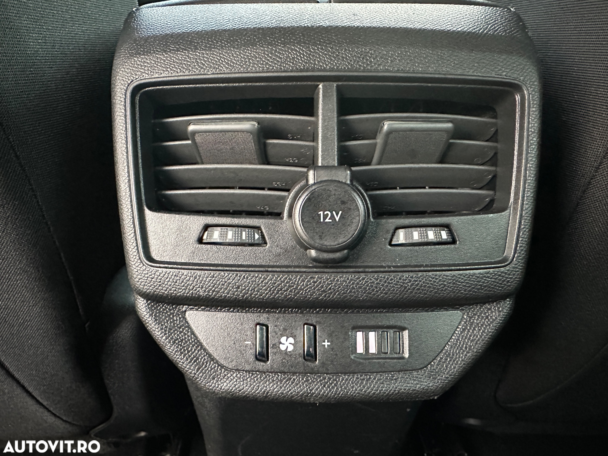 Peugeot 5008 1.5 BlueHDI s&s EAT8 Active - 28