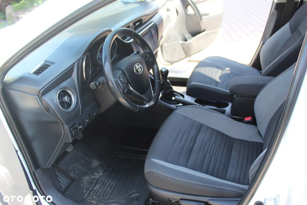 Toyota Auris 1.33 Dual-VVT-i Life Plus - 17