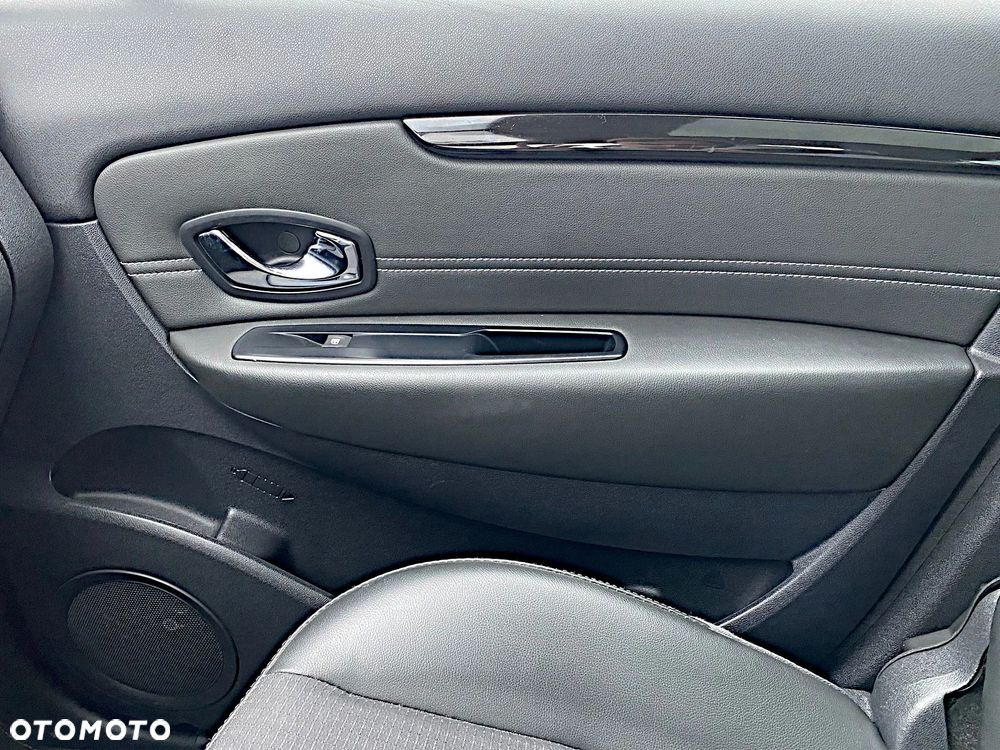 Renault Scenic - 11