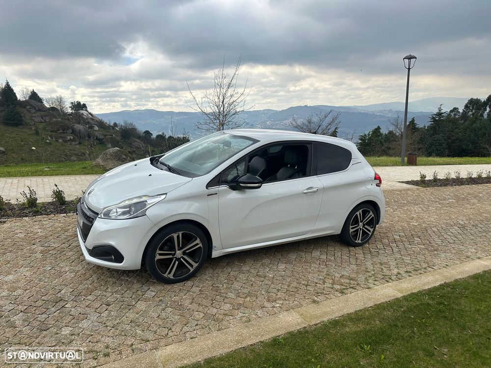 Peugeot 208 1.2 PureTech GT Line - 19