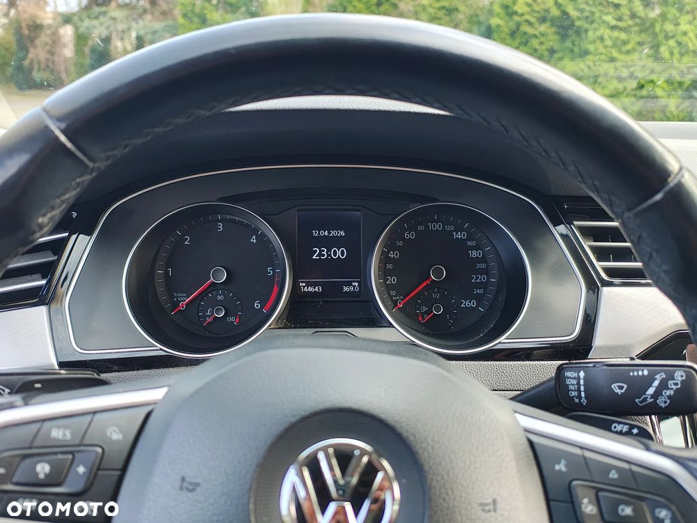 Volkswagen Passat 2.0 TDI Business DSG - 27