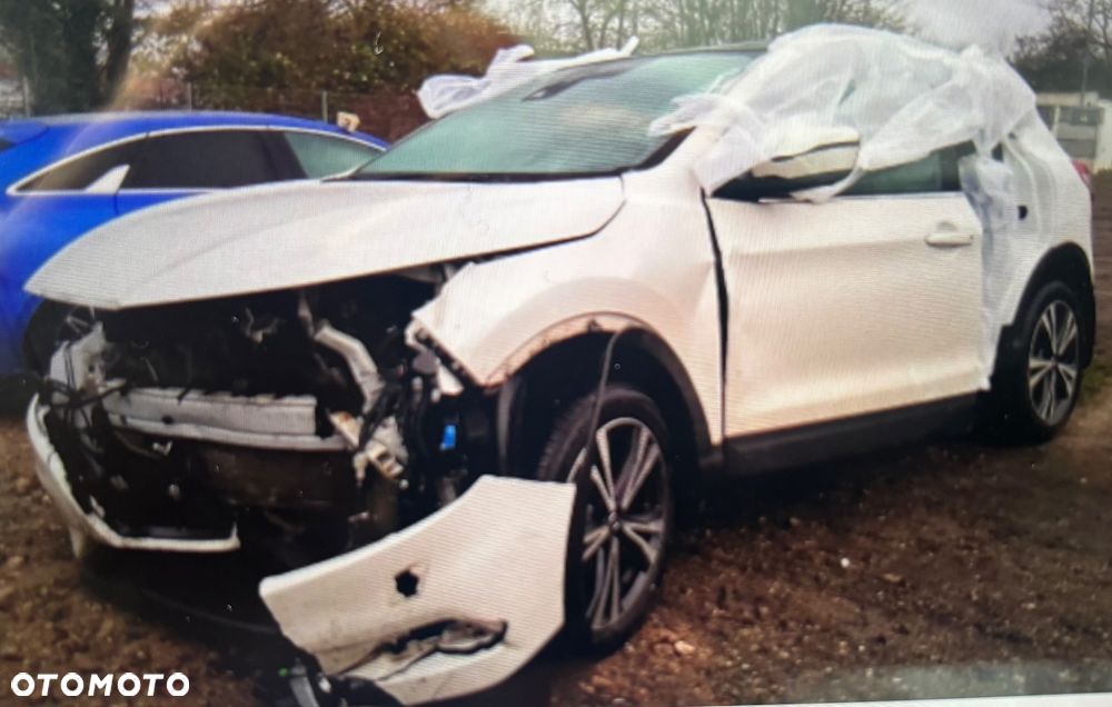 Nissan Qashqai 1.3 DIG-T N-WAY - 3