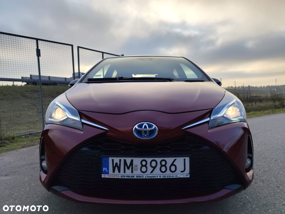 Toyota Yaris Hybrid 100 Selection Passion - 11