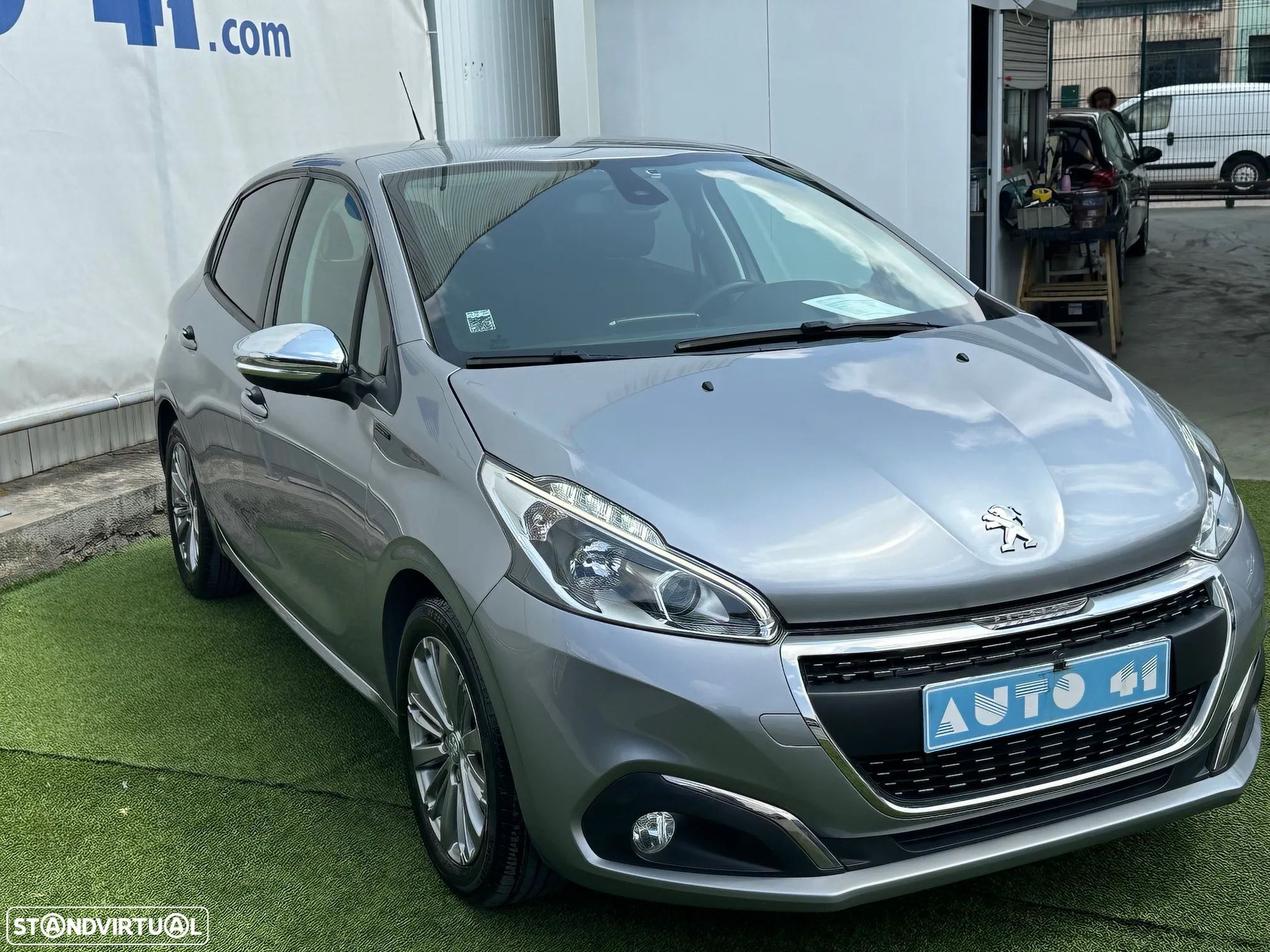 Peugeot 208 1.2 PureTech Signature - 4