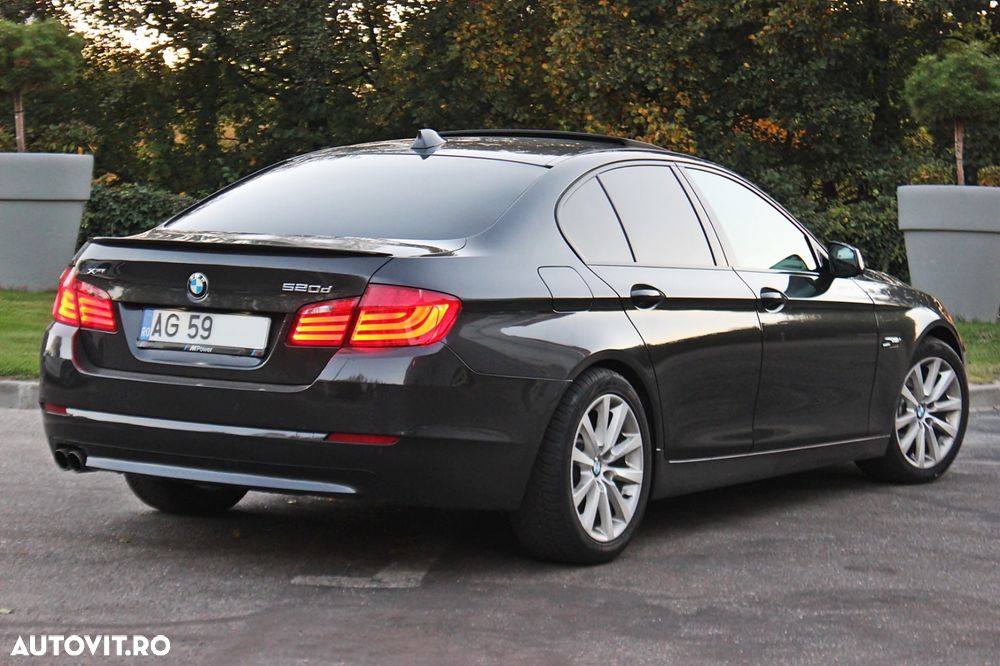 BMW Seria 5 520d Aut. Luxury Line - 10