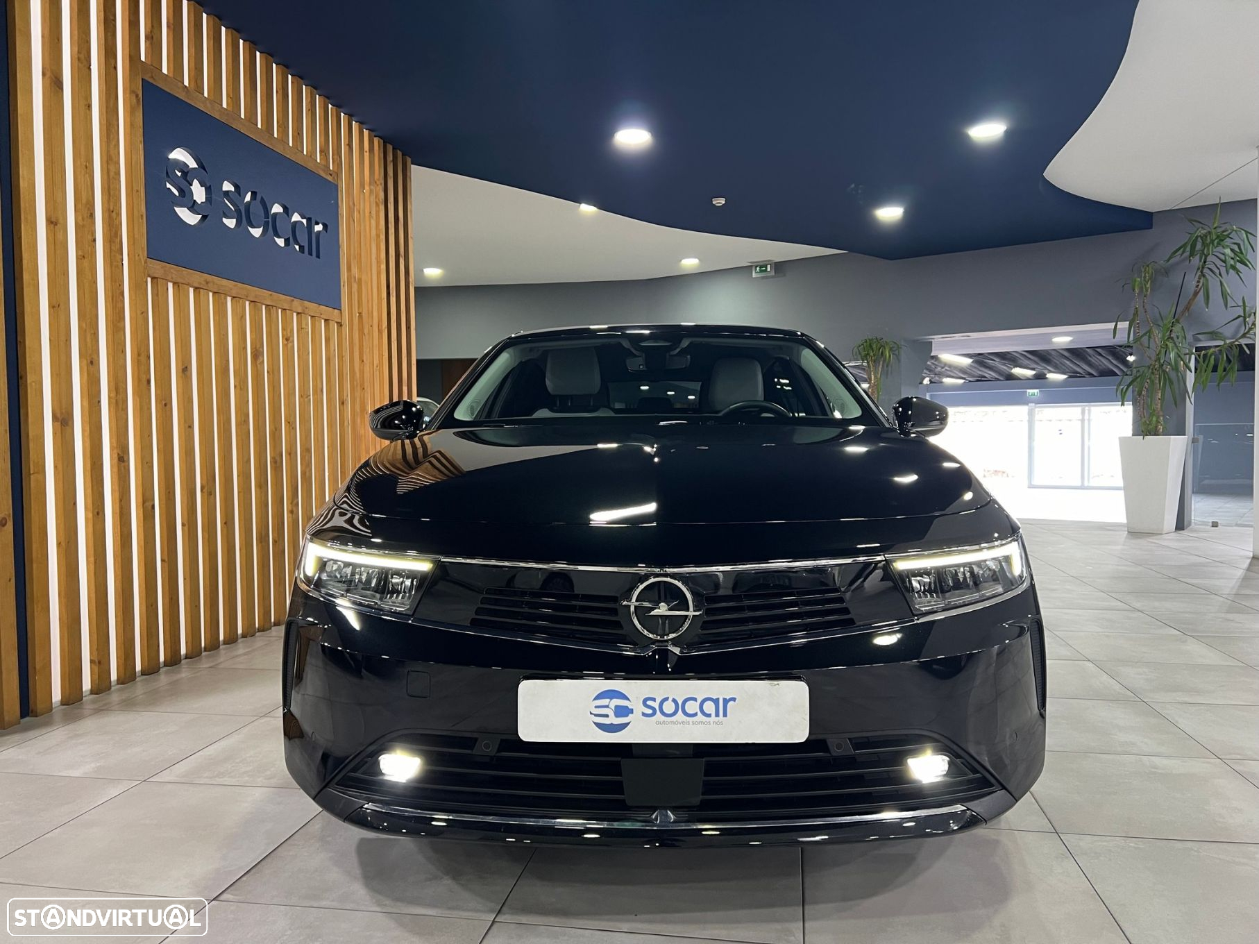 Opel Astra 1.2 T Elegance - 2