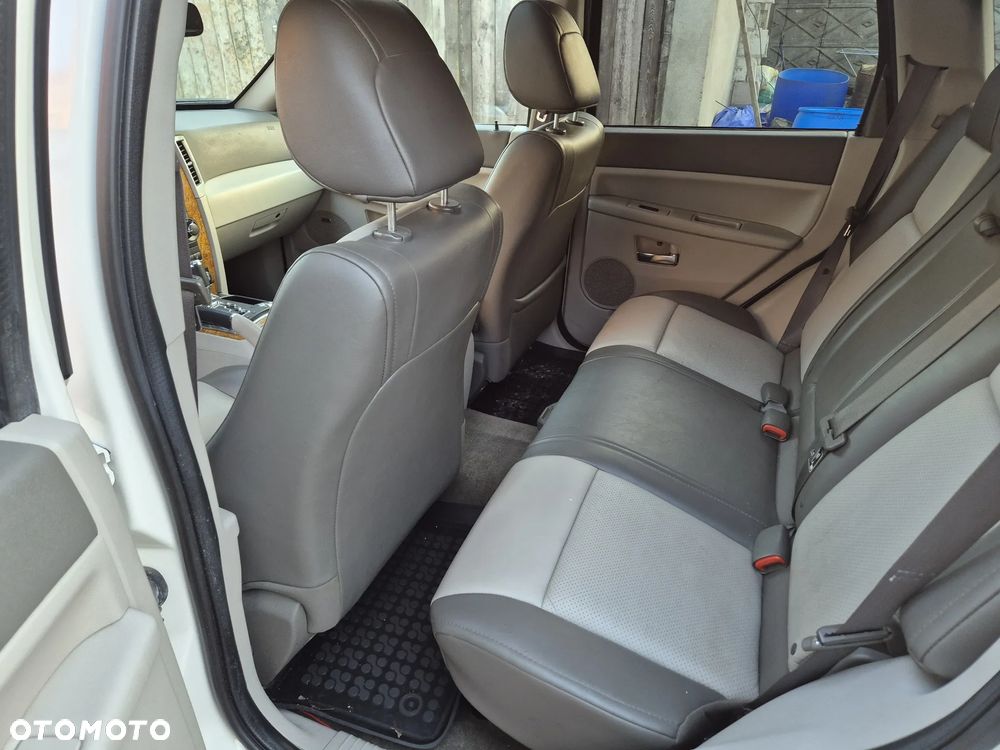 Jeep Grand Cherokee - 9