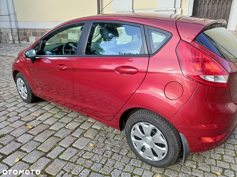 Ford Fiesta - 25