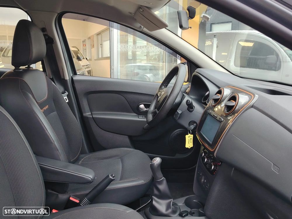 Dacia Logan MCV 0.9 TCe Stepway - 20