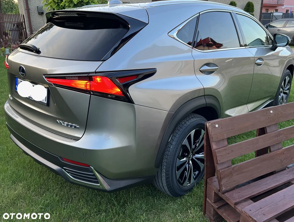 Lexus NX 300h F Impression AWD - 6