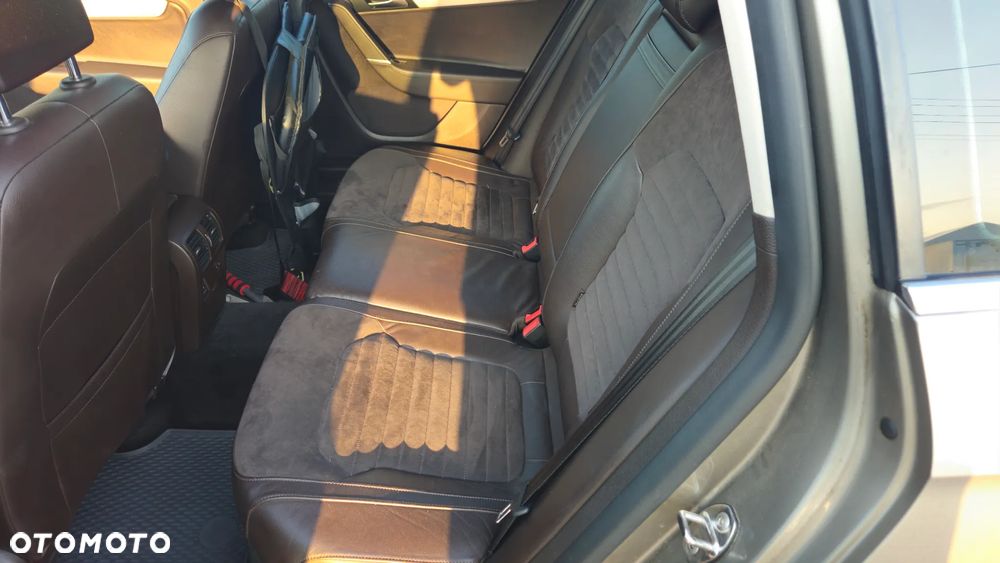 Volkswagen Passat Variant 2.0 Blue TDI DSG SCR Highline - 10